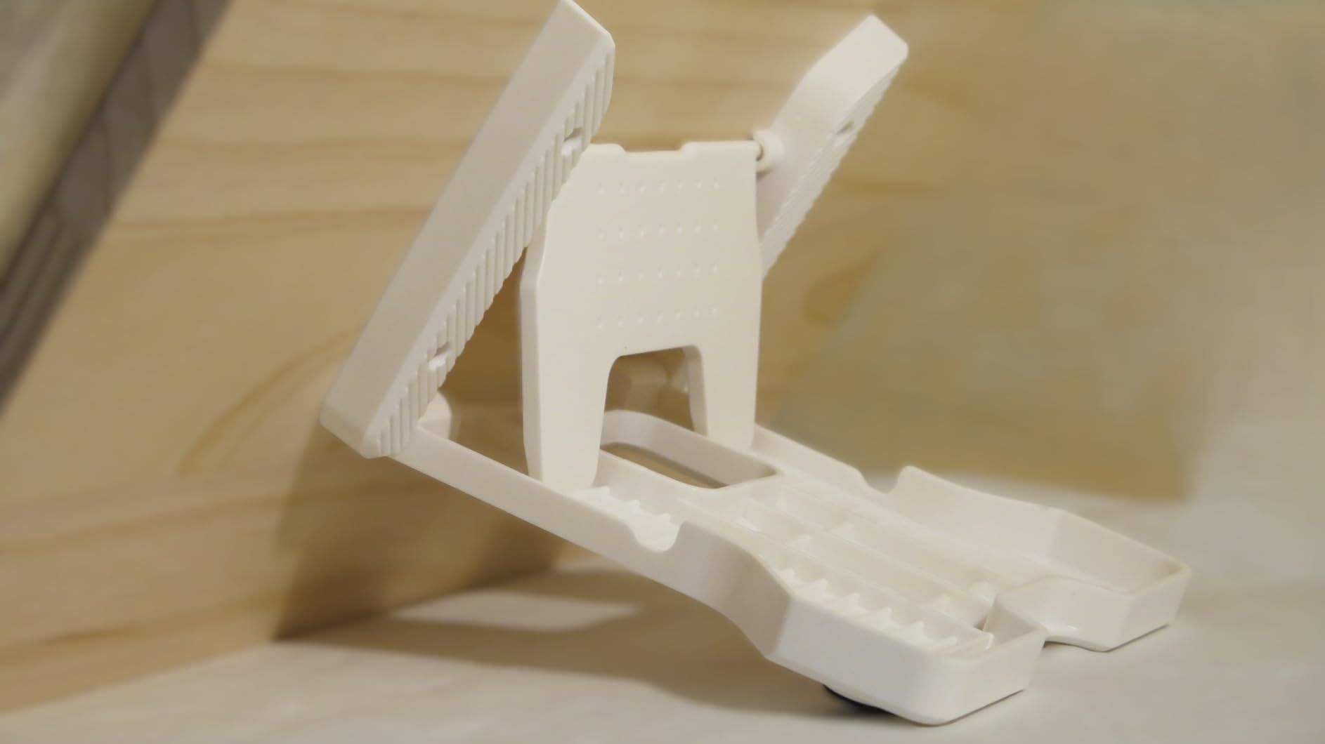 Avis Busy board Montessori en bois pour activités sensorielles et éducatives