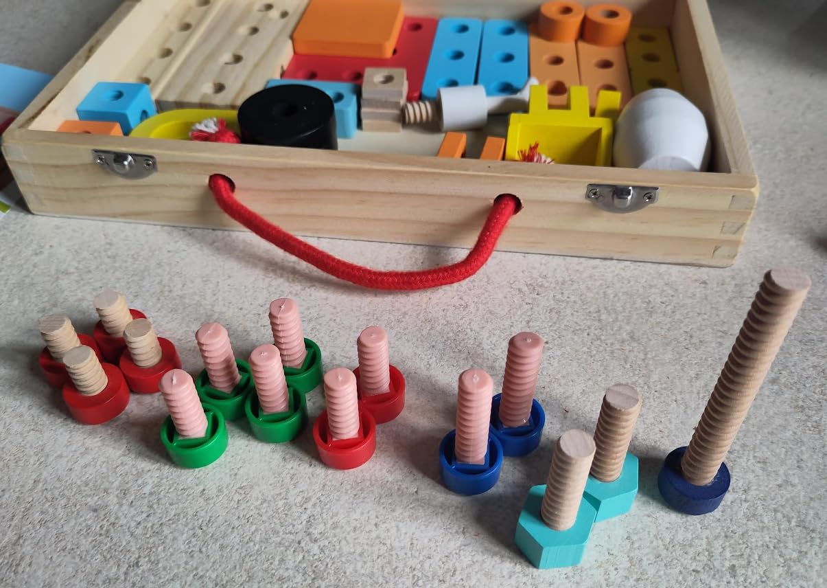 Avis Boîte à outils Montessori en bois pour enfants.