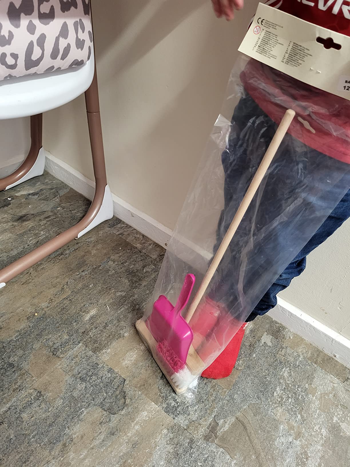 Avis Outillage de jardin rose pour enfants – pelle et balai