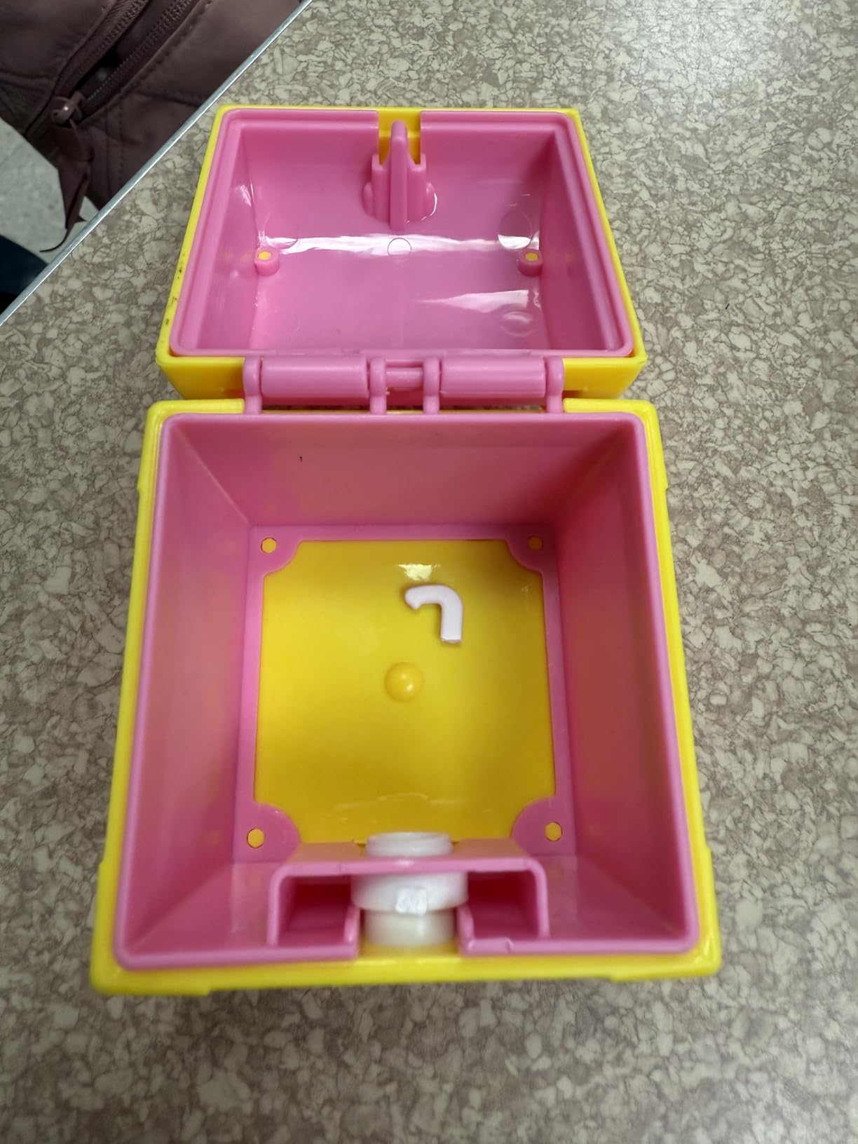 Avis Jouets Montessori de motricité fine avec serrures et marionnettes à doigts