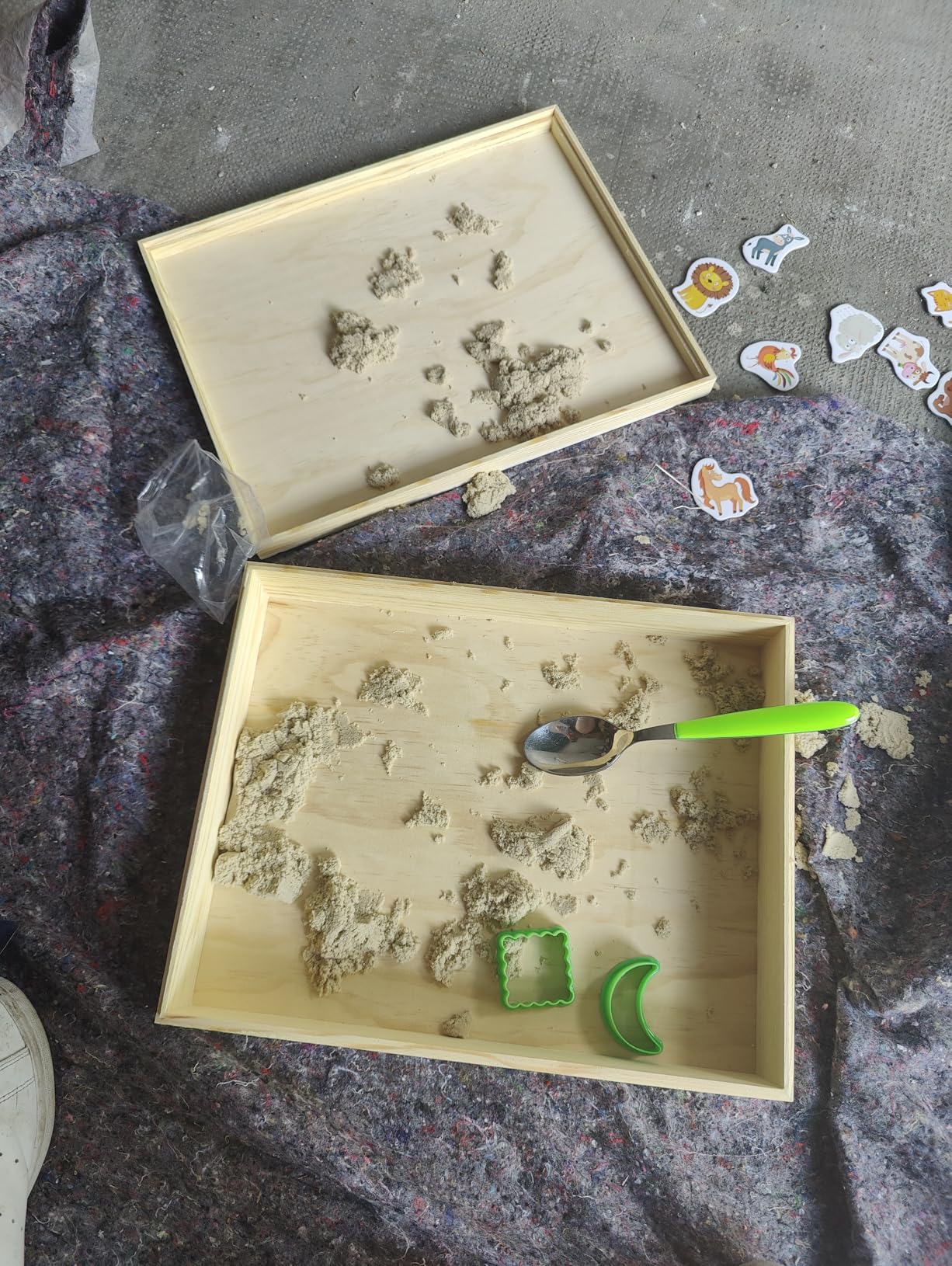 Avis Boîte de travail Montessori en bois avec 50 activités éducatives pour enfants 3-6 ans