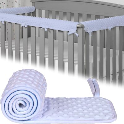 Protection rembourrée universelle pour lit bébé montessori